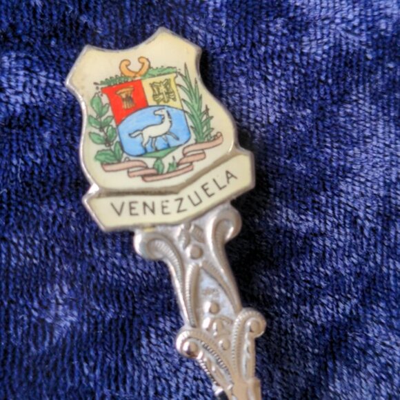 Vintage collectible souvenir spoons w mother of pearl Japan - Picture 4 of 10